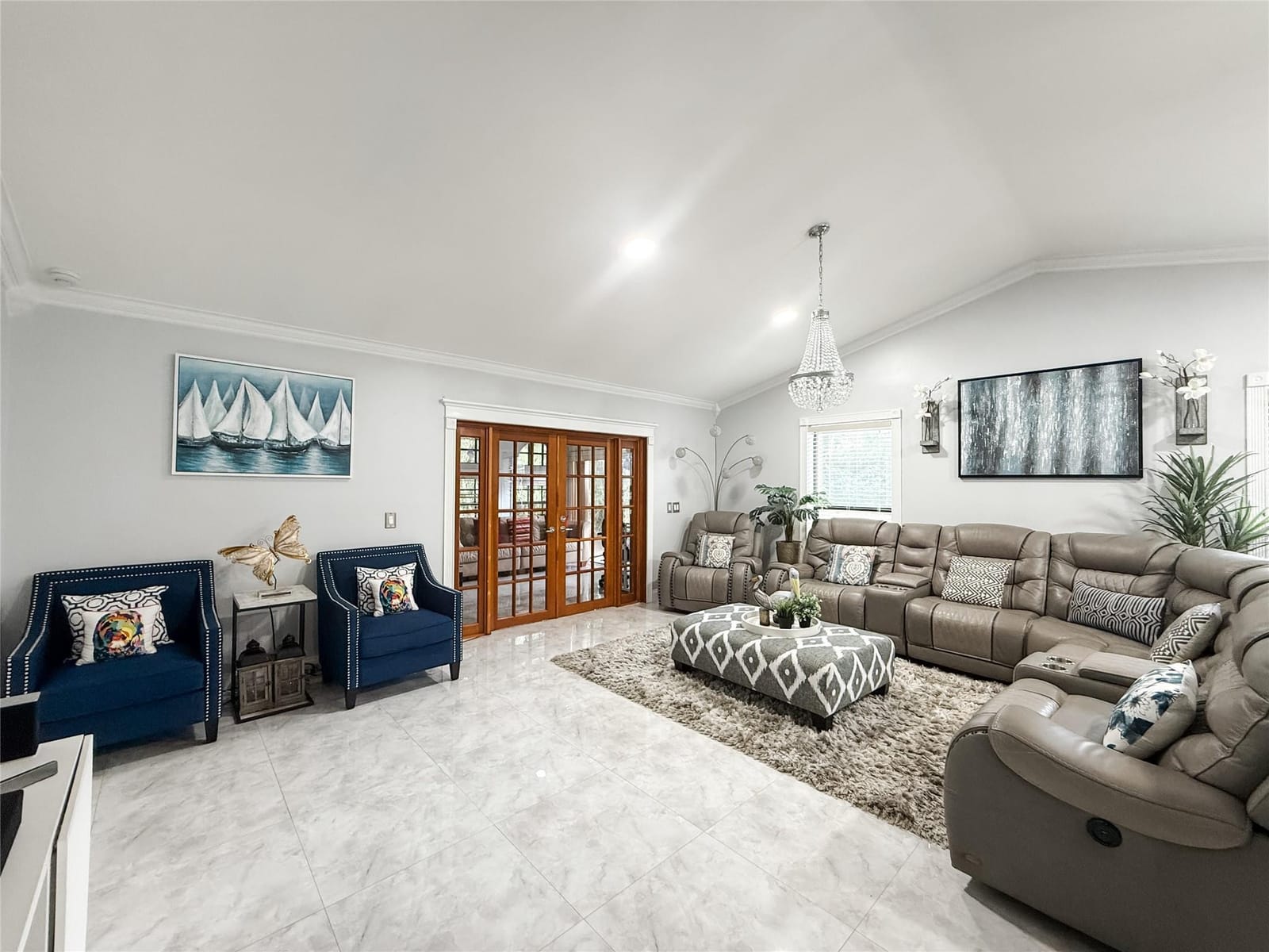 1450 Lakeview Circle — photo 5