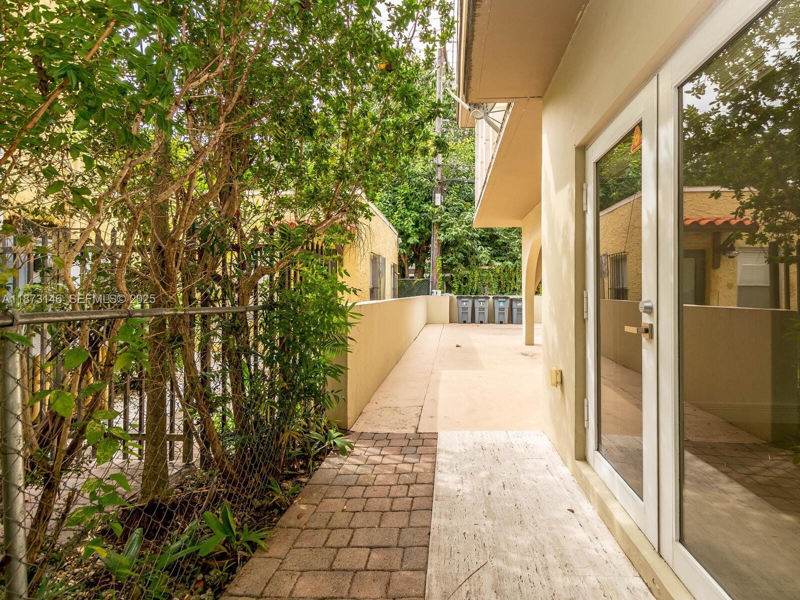 1310 Salzedo Street 1310 — photo 3