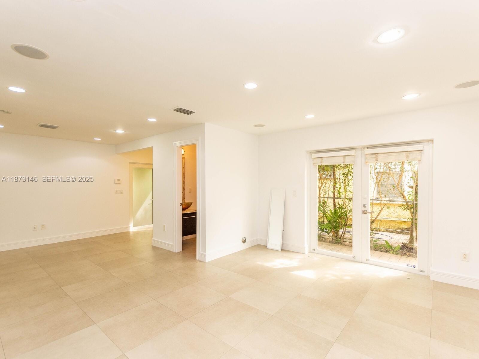 1310 Salzedo Street 1310 — photo 9