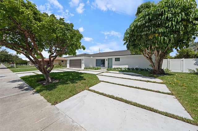 3041 NE 45th Street, Lighthouse Point, FL 33064