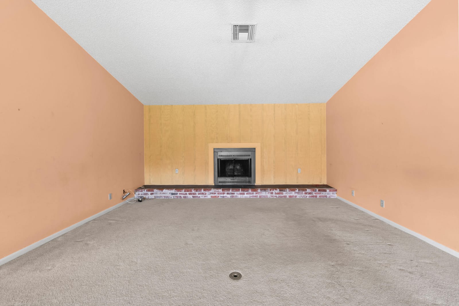 24 Russell Street — photo 9