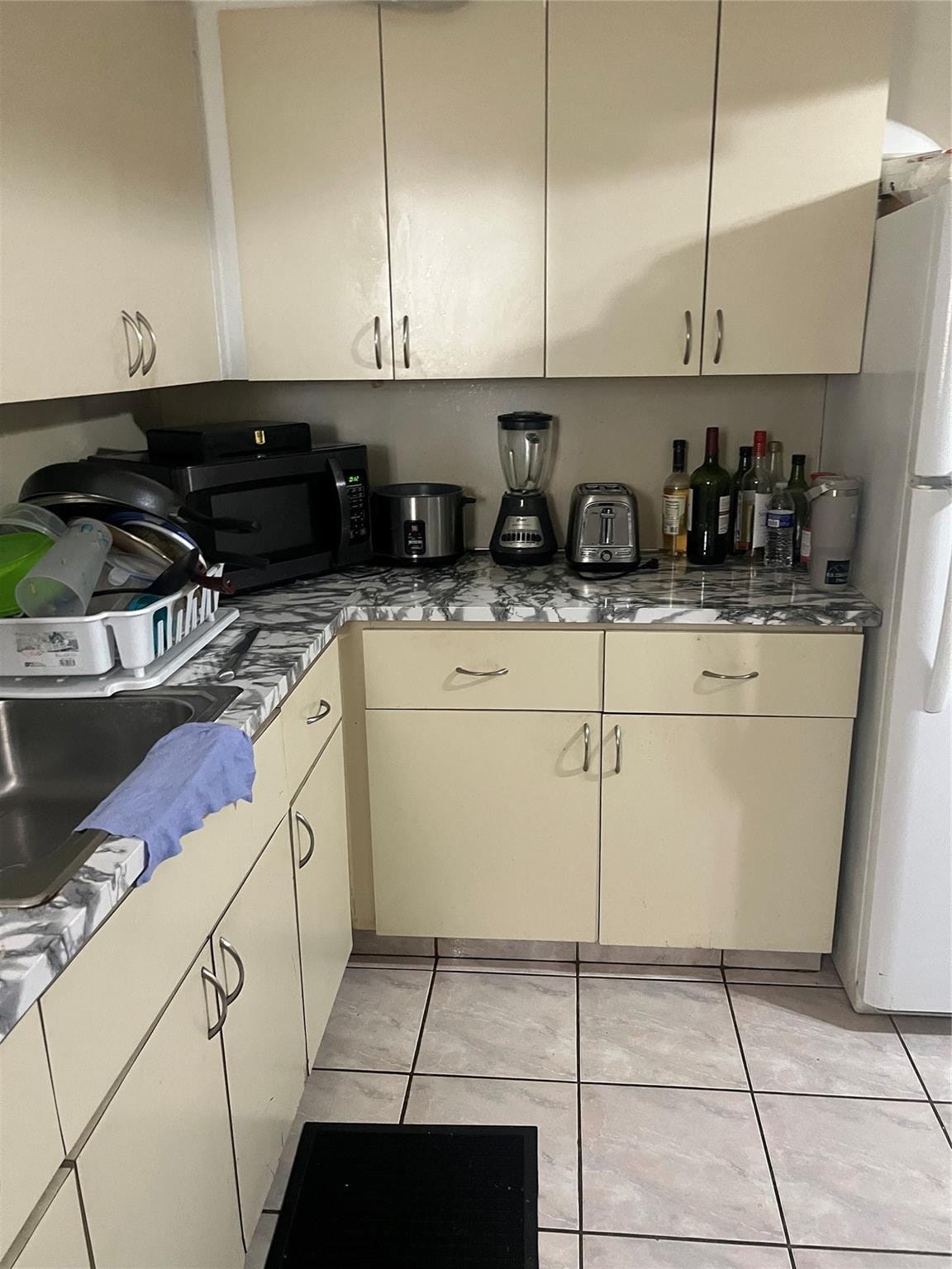 10521 NW 35th Court — photo 8