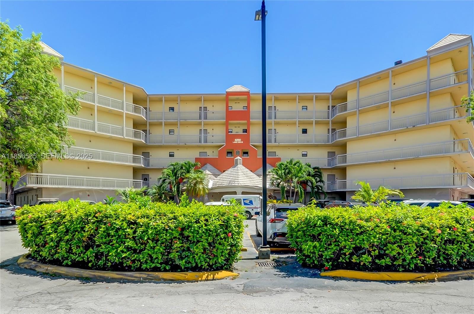 8290 Lake Drive 443, Doral, FL 33166