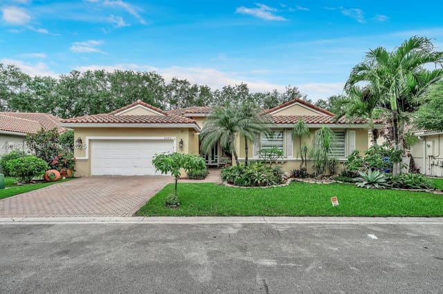 5323 SW 34th Way, Hollywood, FL 33312