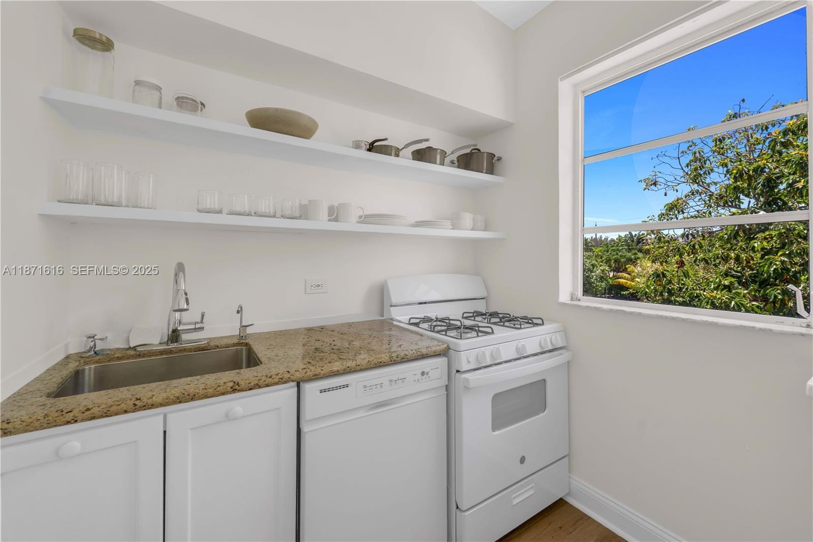 4710 Pine Tree Drive 26, Miami Beach, FL 33140 photo 12