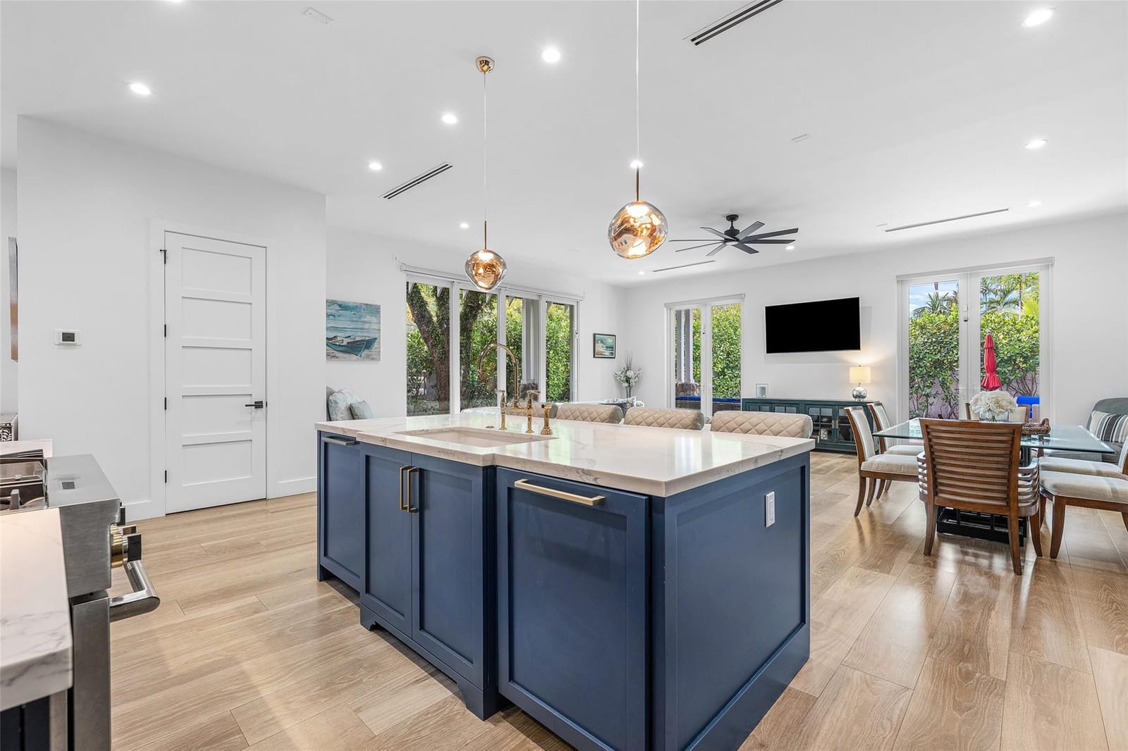 217 SE 16th Avenue, Fort Lauderdale, FL 33301 photo 12