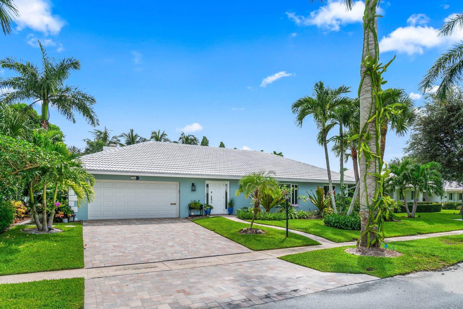 996 SW Hickory Terrace, Boca Raton, FL 33486