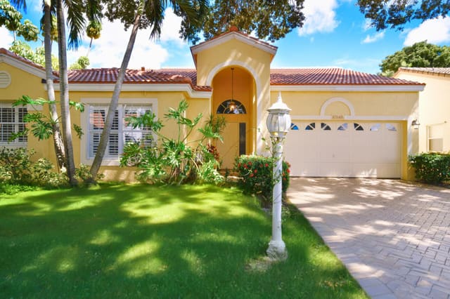 10148 Aspen Way, sold in Siena Oaks, Palm Beach Gardens, FL
