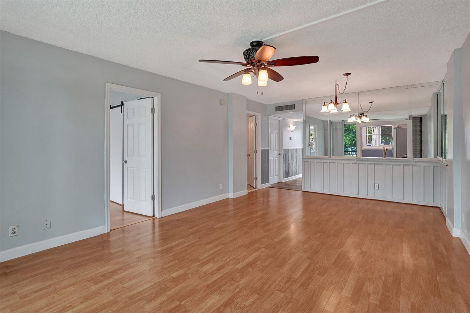 114 Royal Park Drive 2H — photo 11