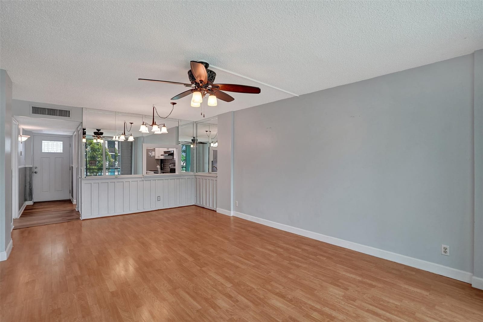 114 Royal Park Drive 2H — photo 12