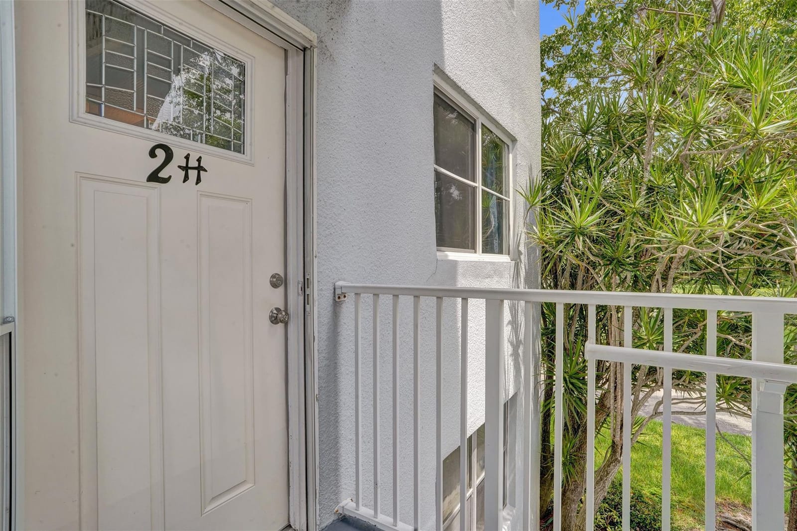 114 Royal Park Drive 2H — photo 3