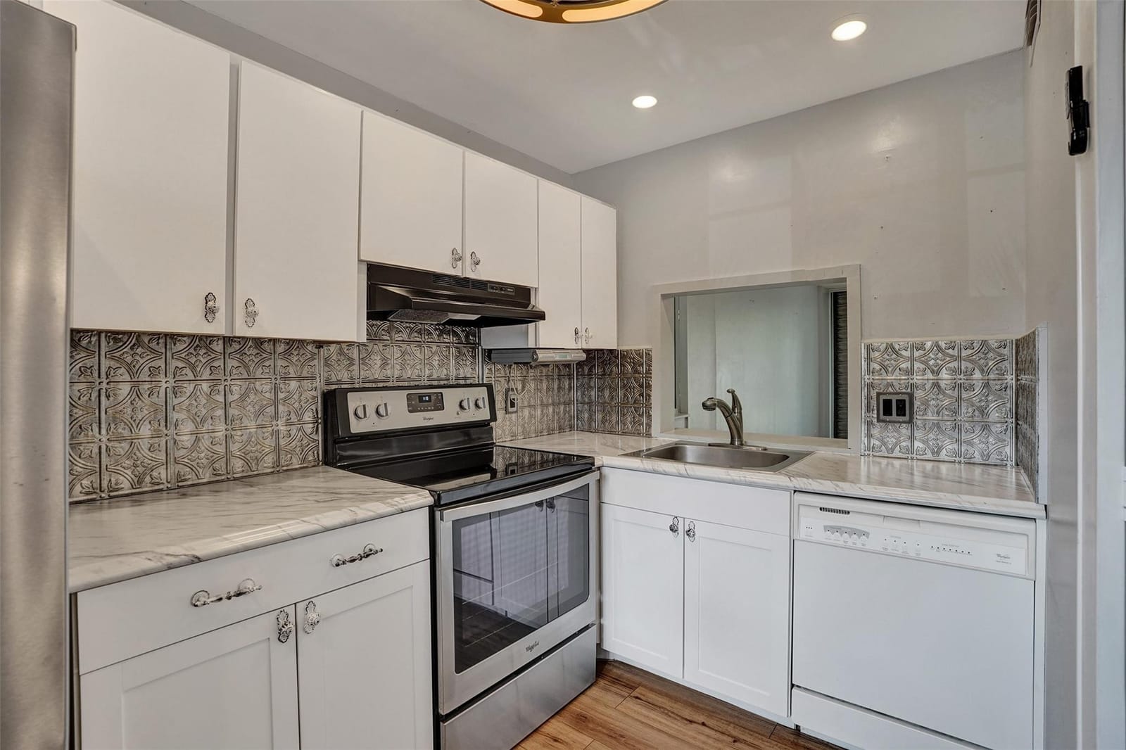 114 Royal Park Drive 2H — photo 5