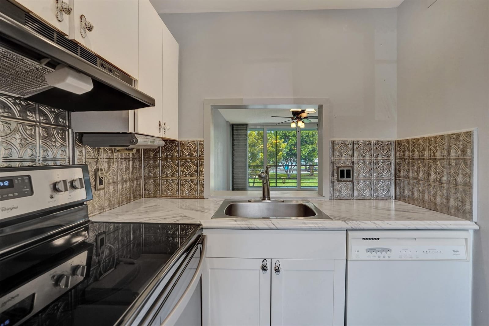 114 Royal Park Drive 2H — photo 6