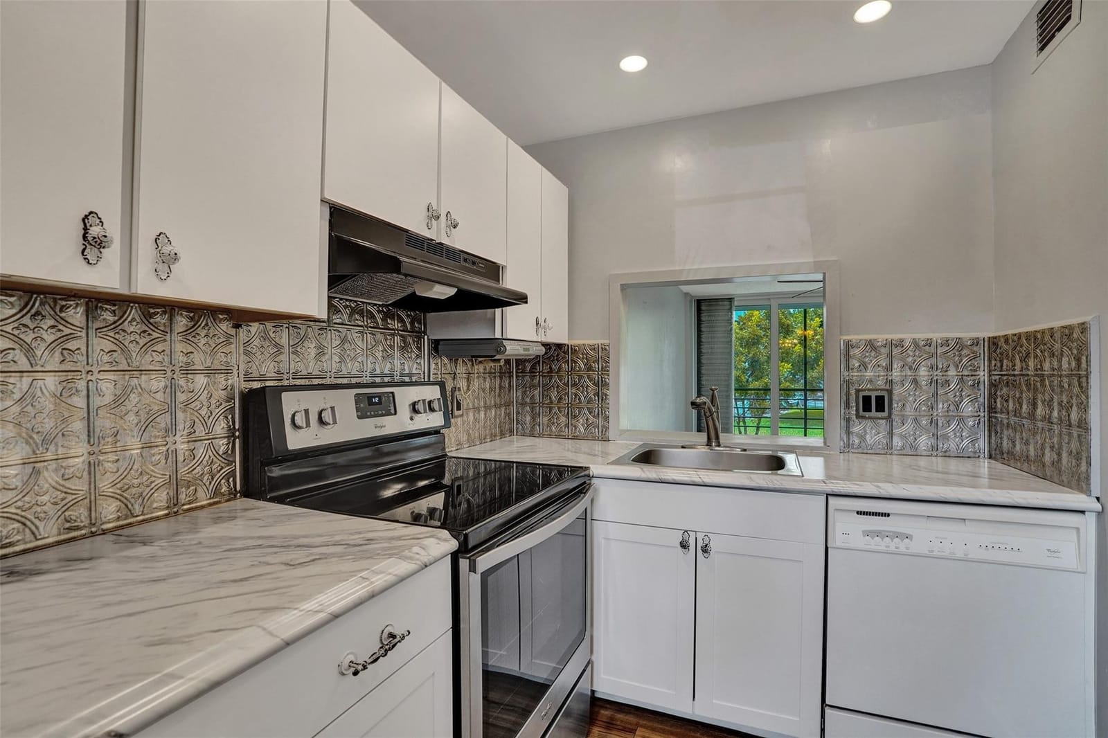 114 Royal Park Drive 2H — photo 7