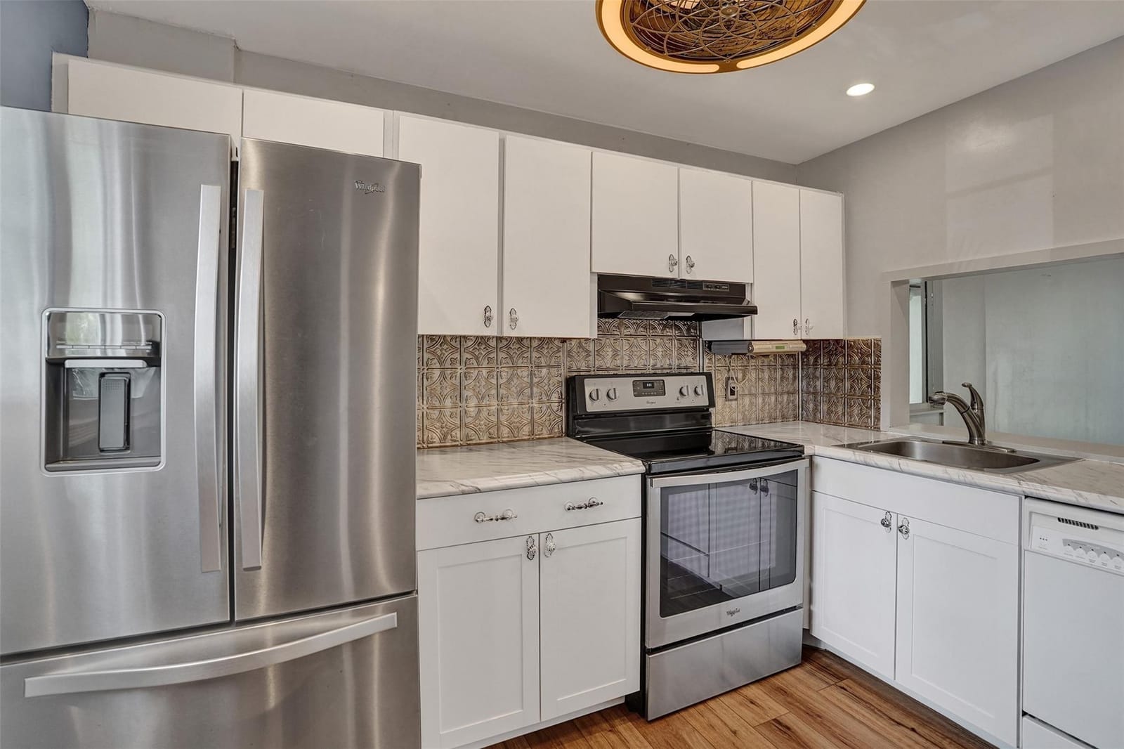 114 Royal Park Drive 2H — photo 8