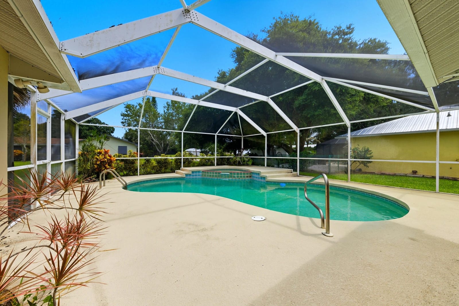 1316 41st Avenue, Vero Beach, FL 32960 photo 2