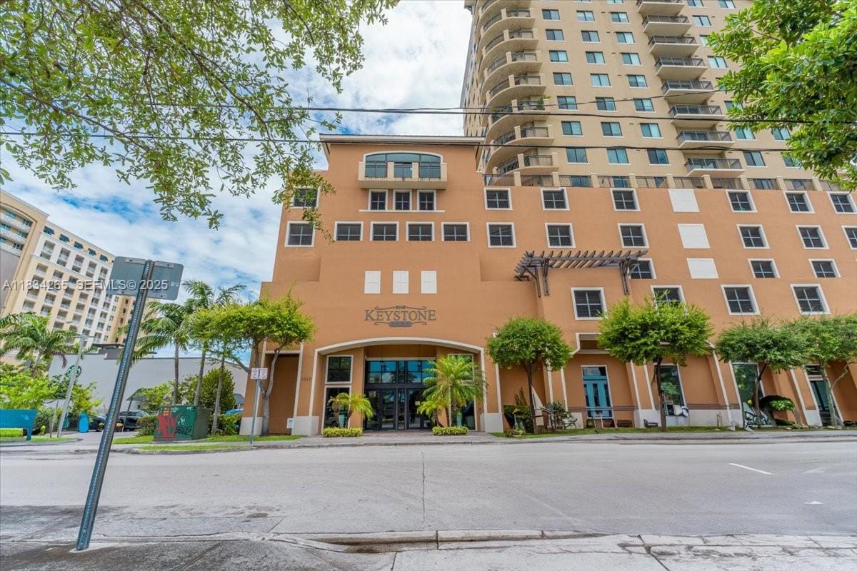 4242 NW 2 Street 1601, Miami, FL 33126