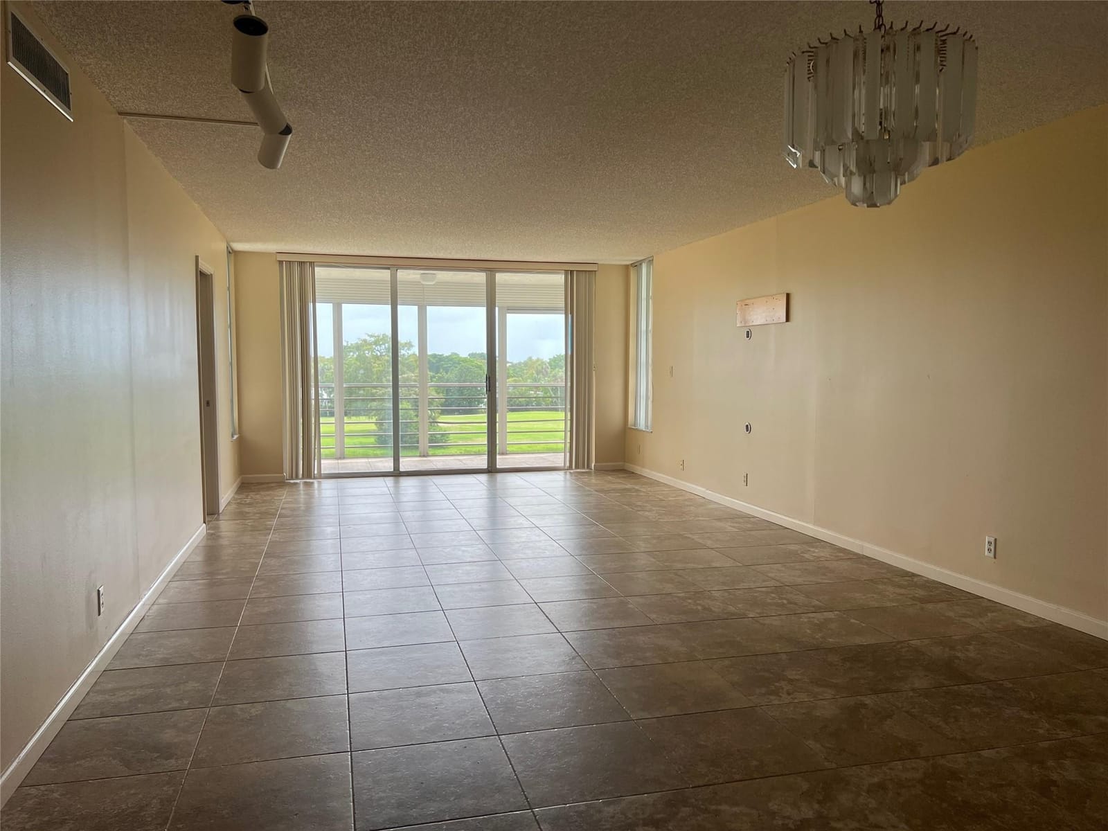 808 Cypress Boulevard 504 — photo 3