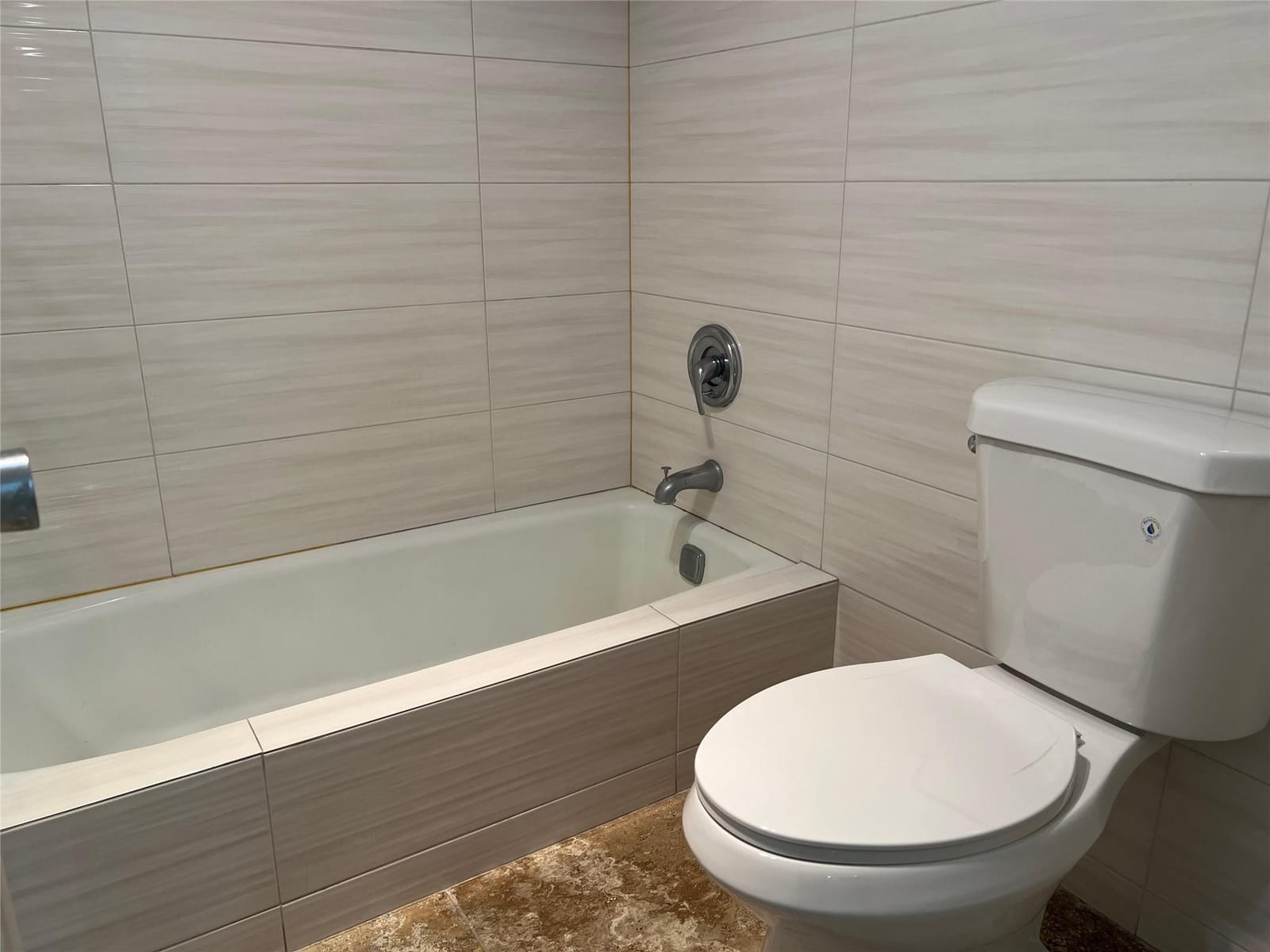 808 Cypress Boulevard 504 — photo 8