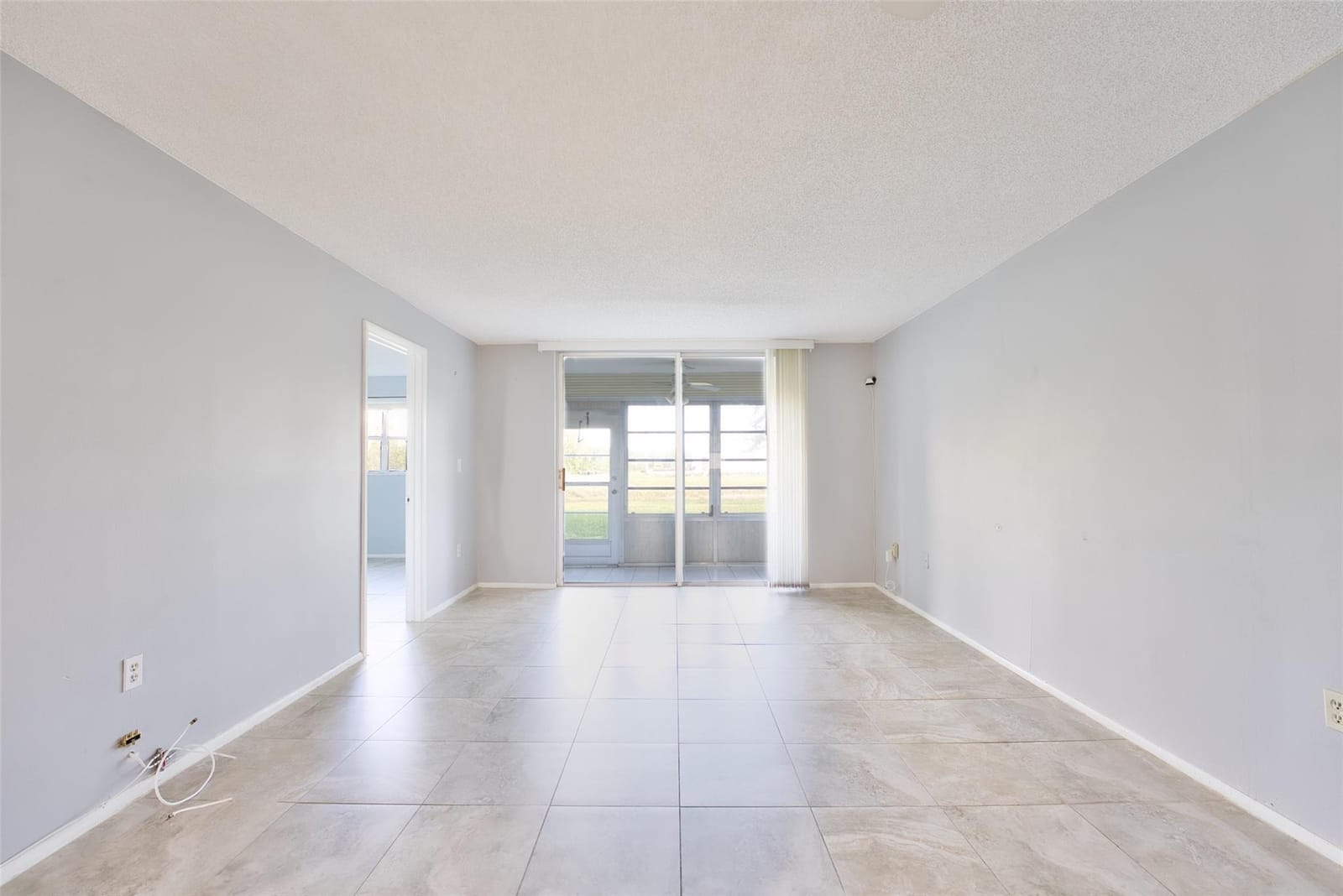 7991 N Sunrise Lakes Drive 109, Sunrise, FL 33322