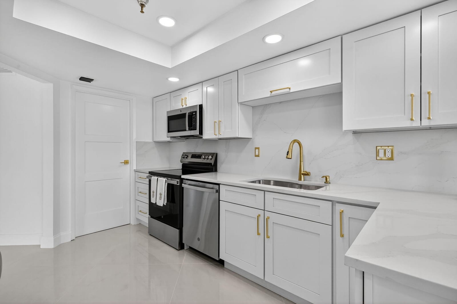 1900 Consulate Place 201, West Palm Beach, FL 33401 photo 17