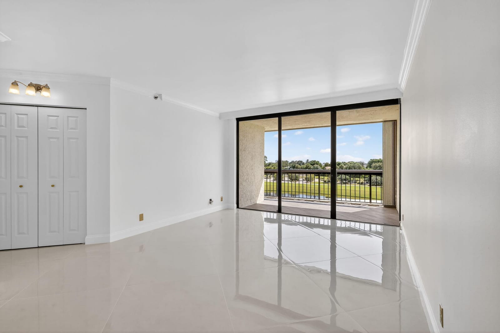 1900 Consulate Place 201, West Palm Beach, FL 33401 photo 23