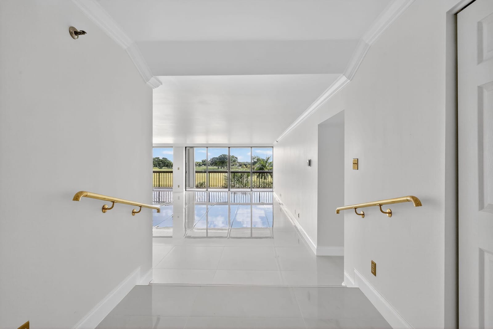 1900 Consulate Place 201, West Palm Beach, FL 33401 photo 4