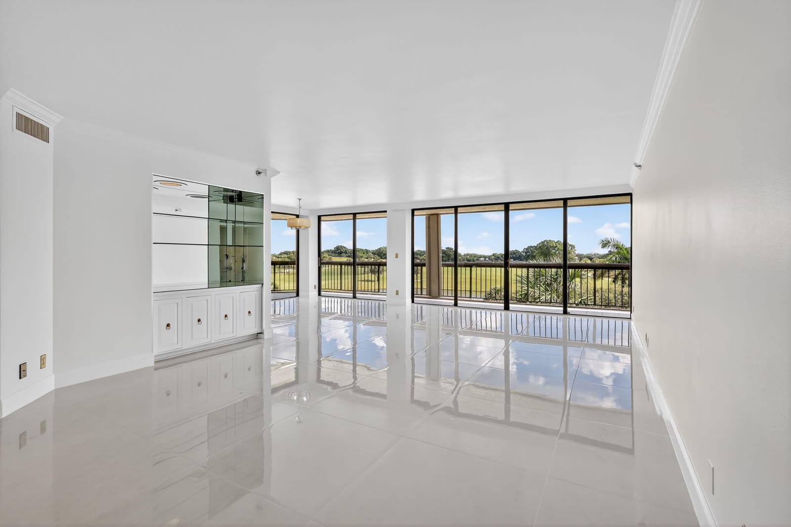 1900 Consulate Place 201, West Palm Beach, FL 33401 photo 9