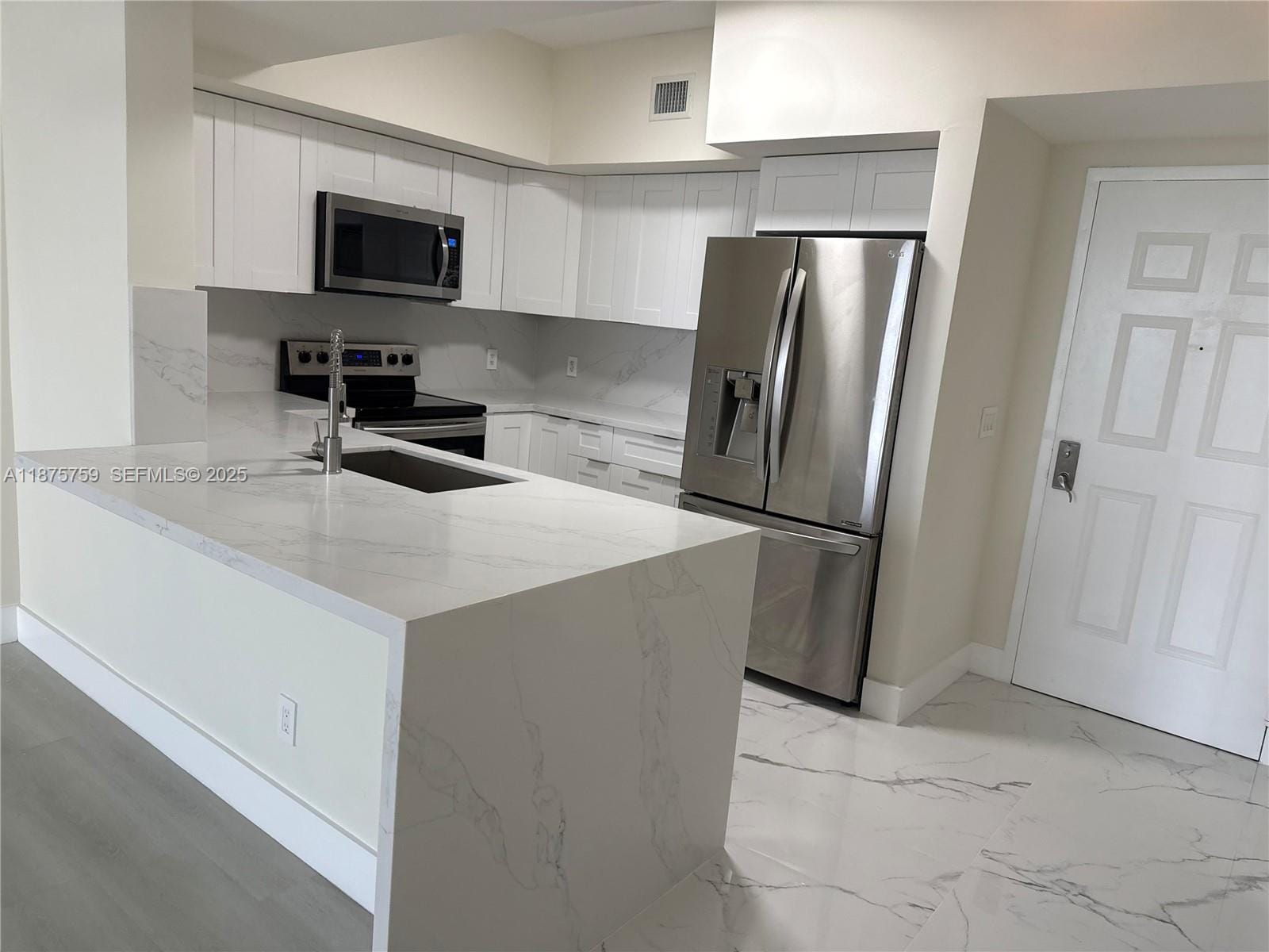 888 S Douglas Road 1502, Coral Gables, FL 33134 photo 2