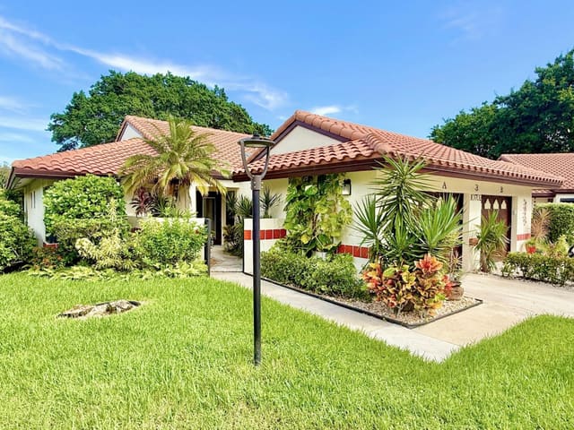 10702 Beach Palm Court A, Boynton Beach, FL 33437