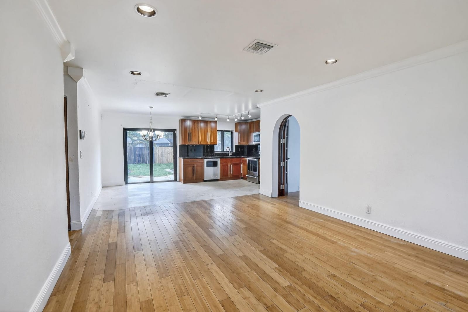 7161 Pershing Street — photo 3