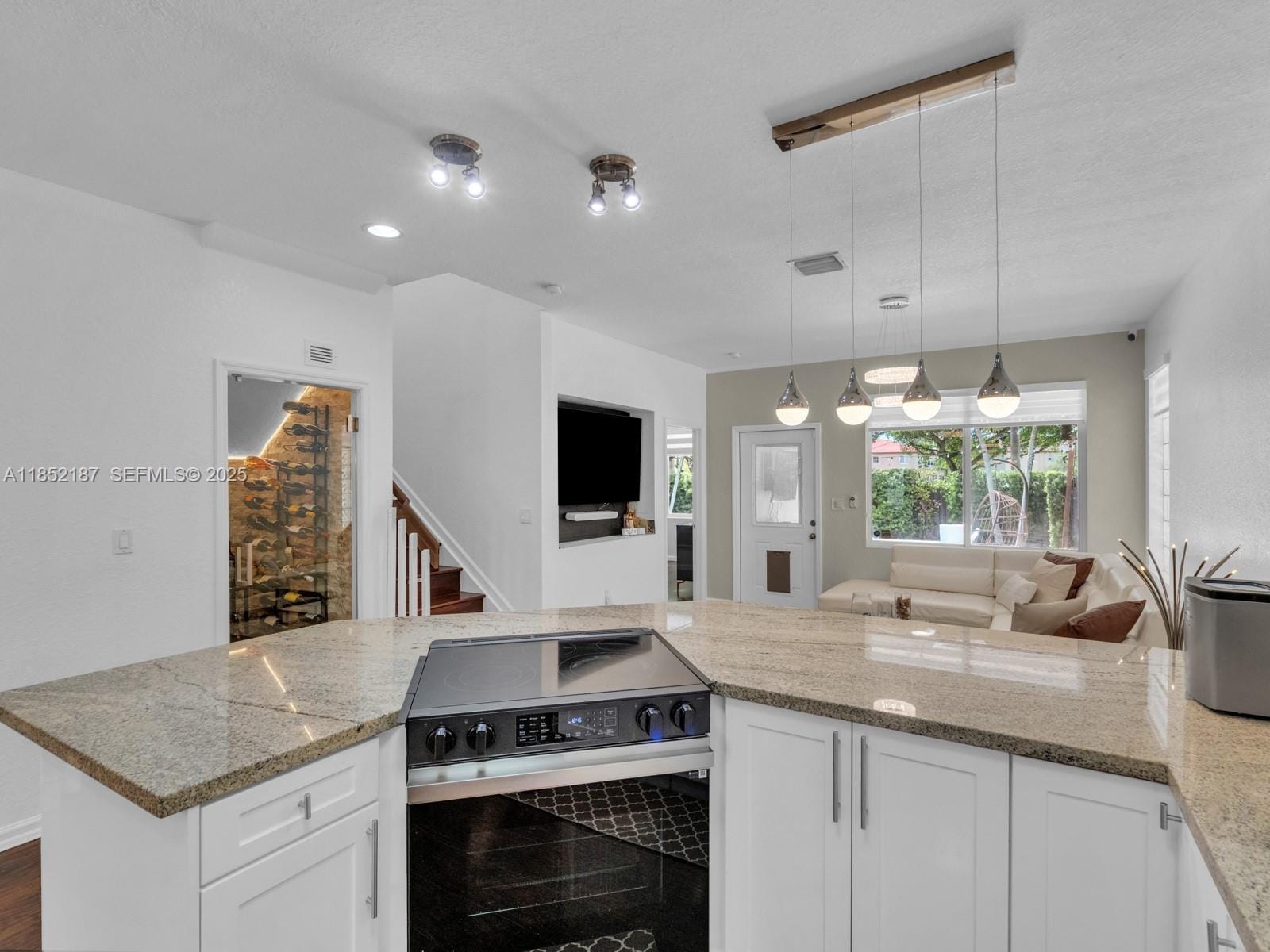 8956 SW 215th Lane, Cutler Bay, FL 33189 photo 5