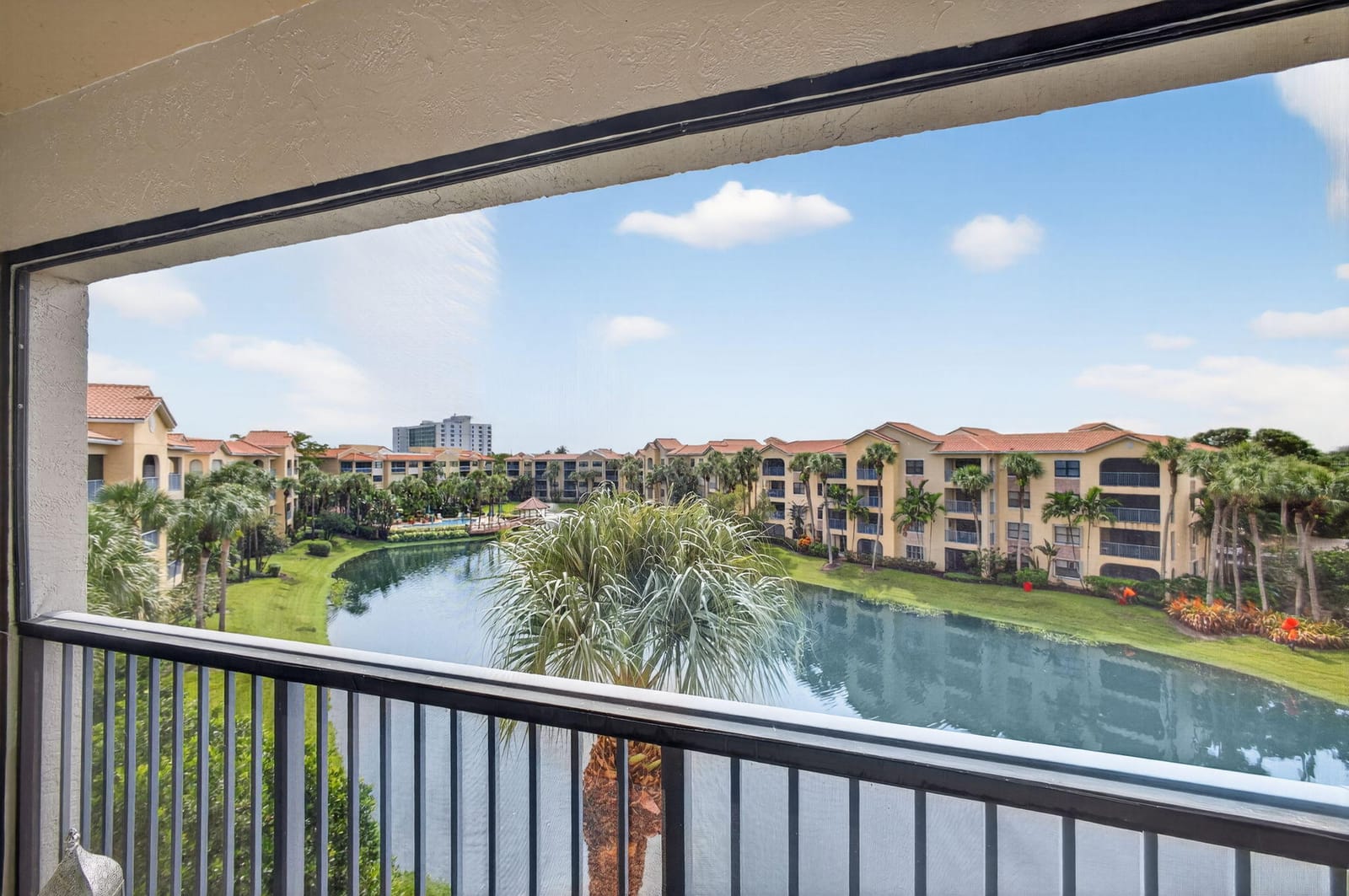 200 Uno Lago Drive 402 — photo 2