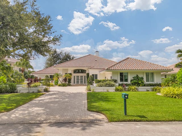 19 Sheldrake Lane, Palm Beach Gardens, FL 33418