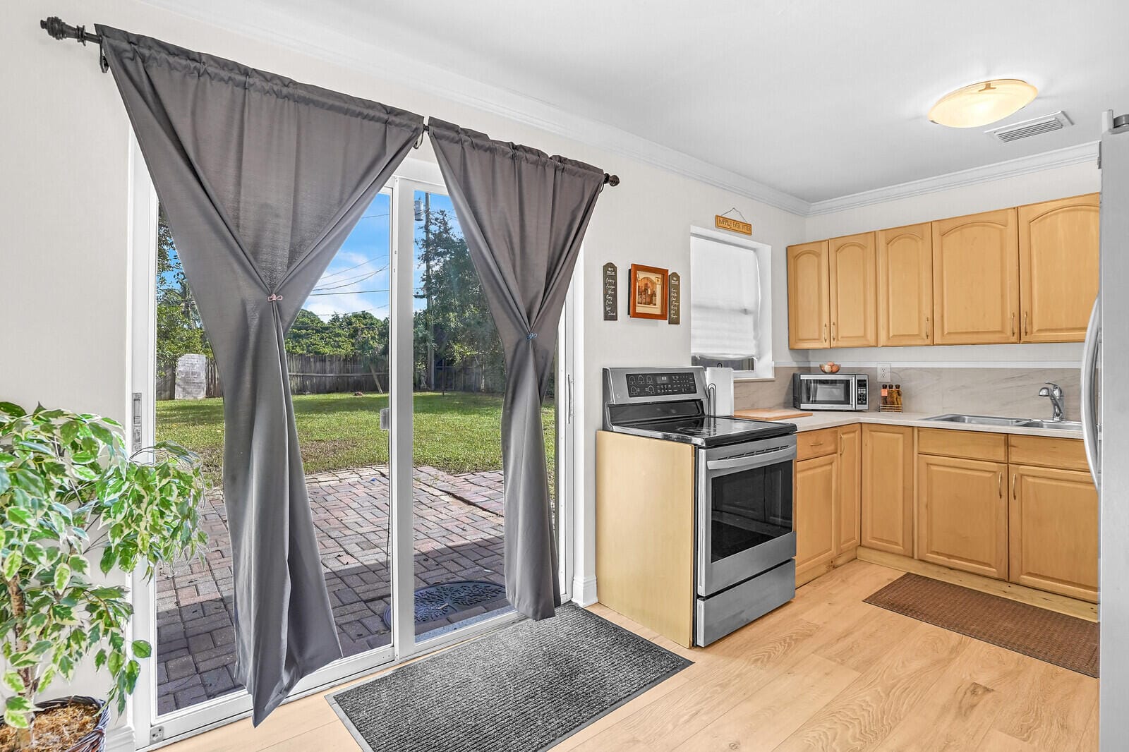 5568 Balfrey Drive, West Palm Beach, FL 33413 photo 8