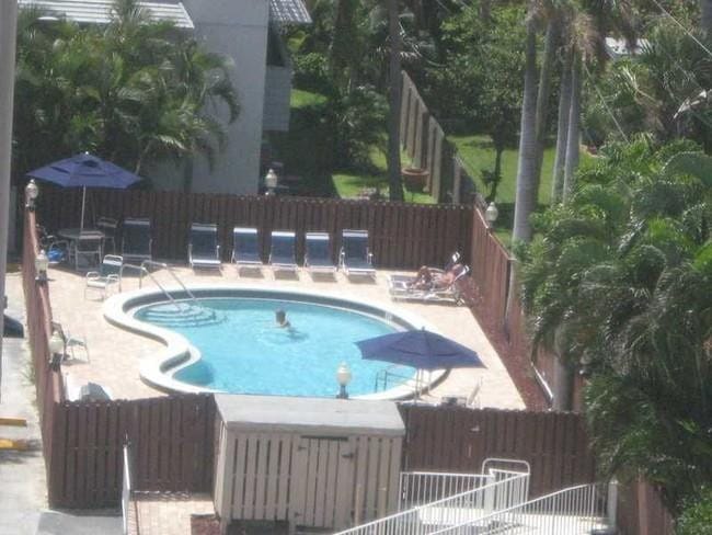 2555 NE 11th Street 902, Fort Lauderdale, FL 33304 photo 20