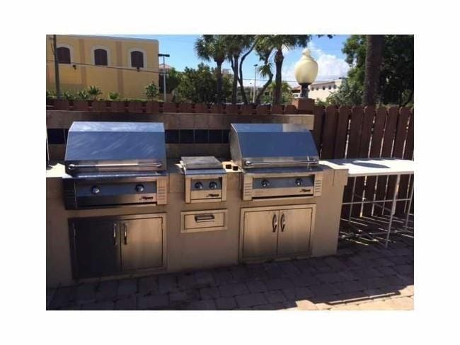 2555 NE 11th Street 902, Fort Lauderdale, FL 33304 photo 22