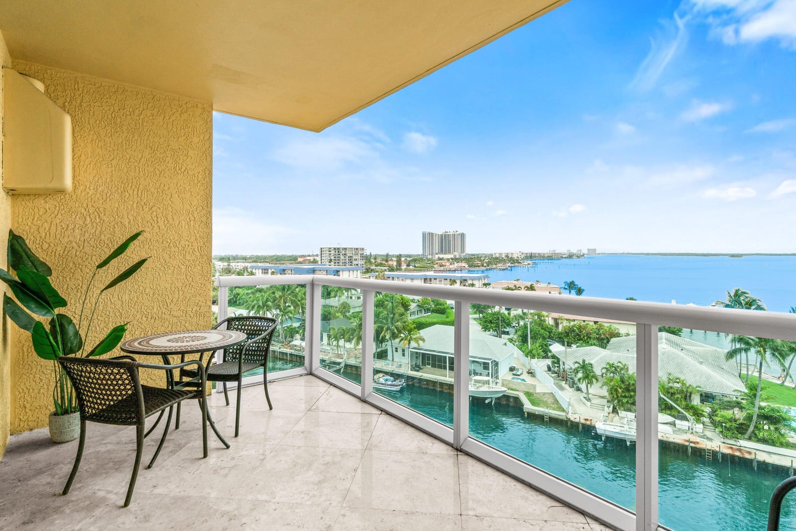 2650 Lake Shore Drive 703 — photo 2