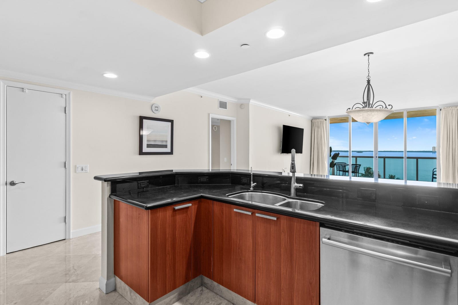 2650 Lake Shore Drive 703 — photo 7