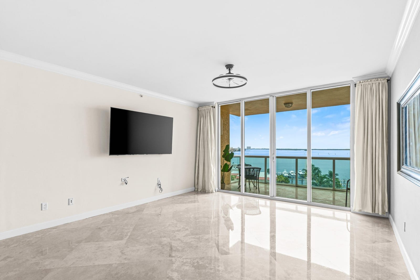 2650 Lake Shore Drive 703 — photo 10
