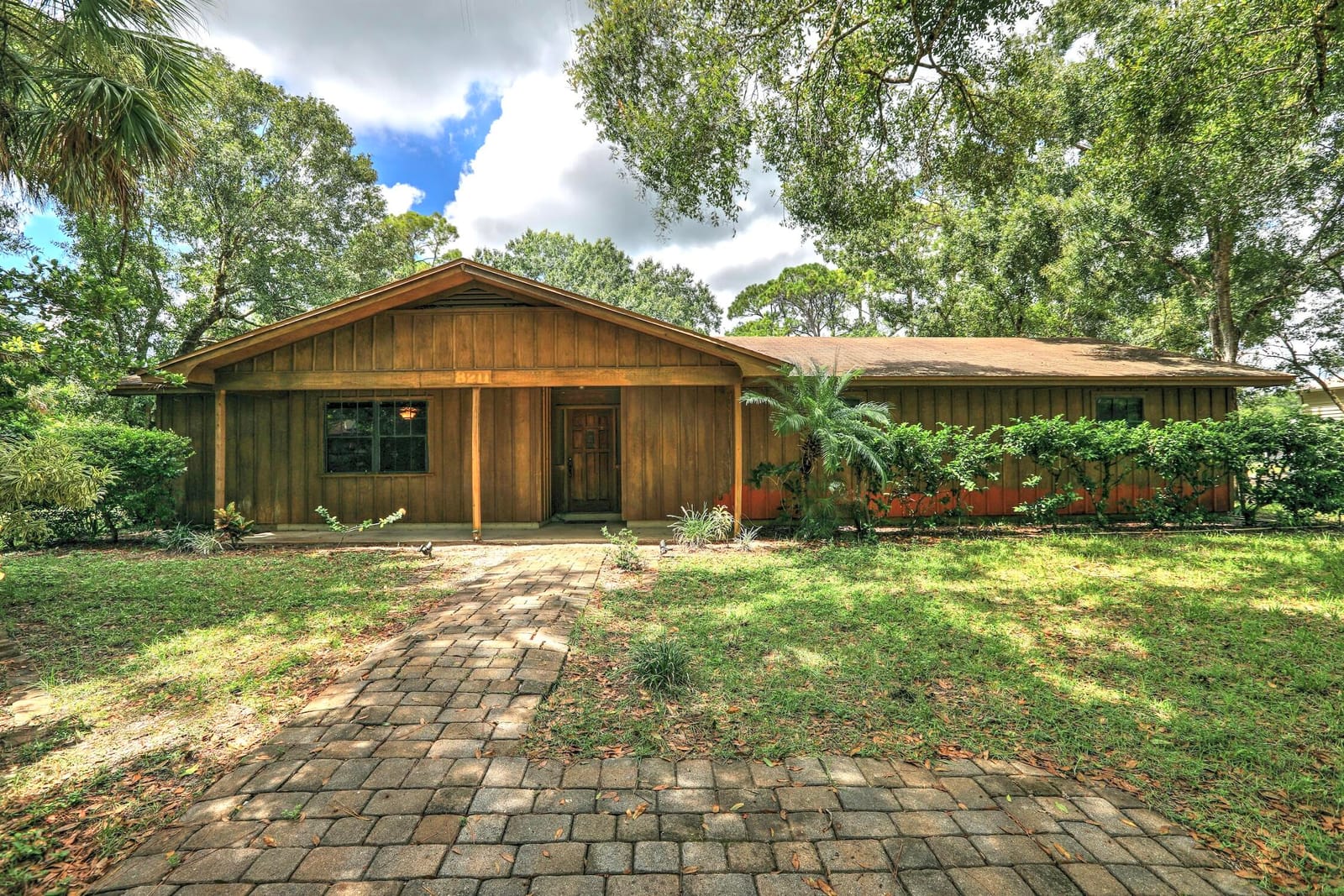 8211 93rd Avenue, Vero Beach, FL 32967