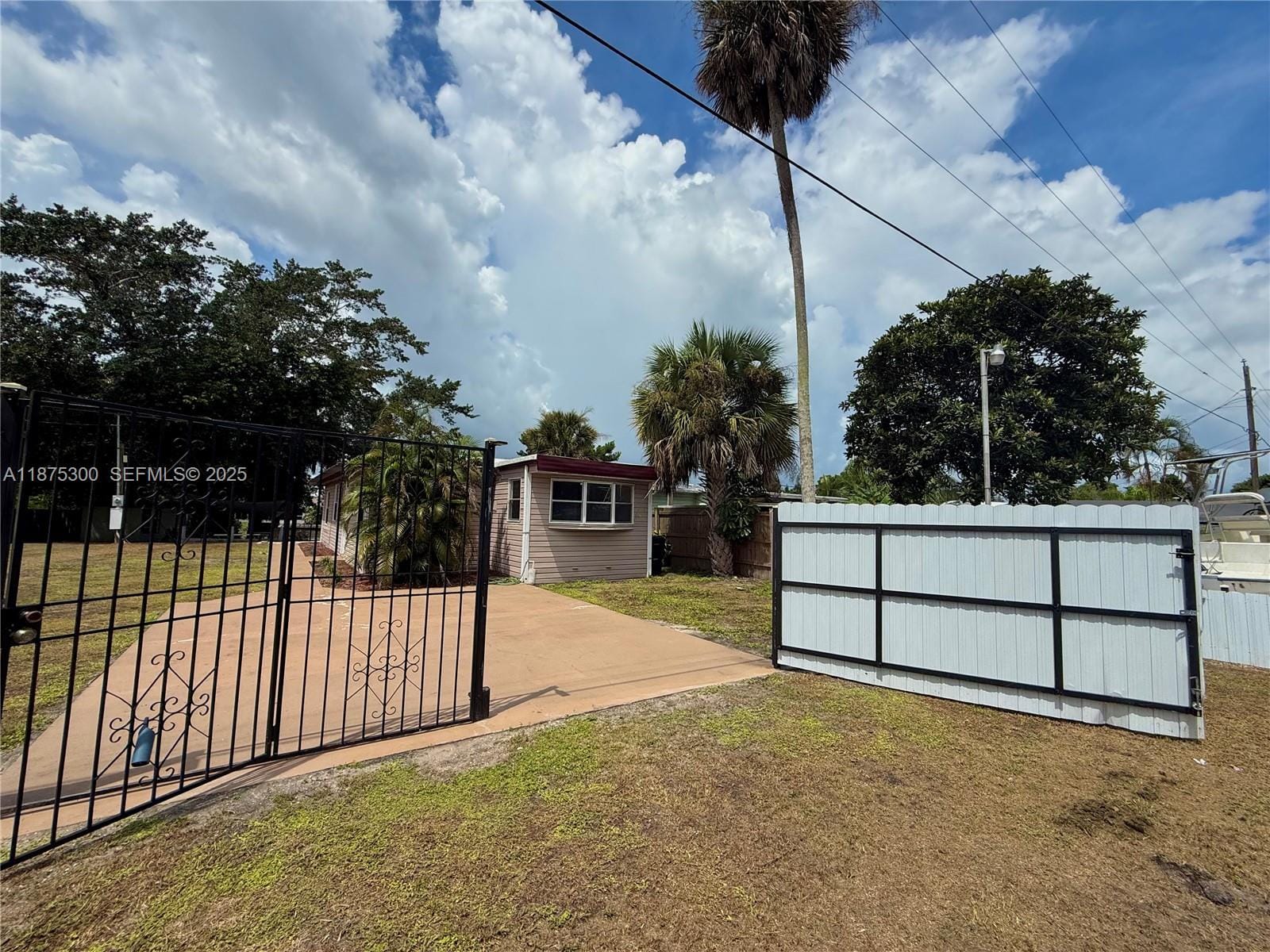 3603 SE 35th Avenue, FL 34974 photo 3