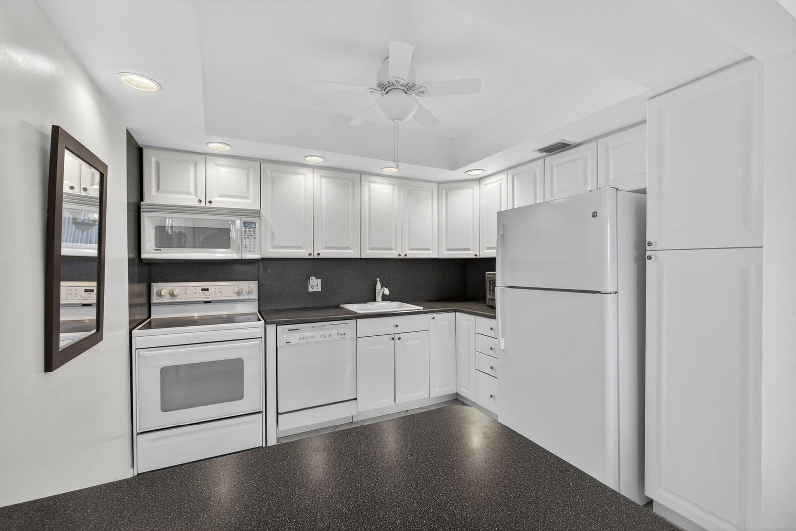 312 Wellington C — photo 12