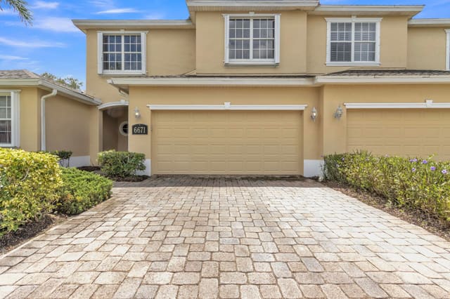6671 Liberty Place, sold in Townhouses at Trillium, Vero Beach, FL