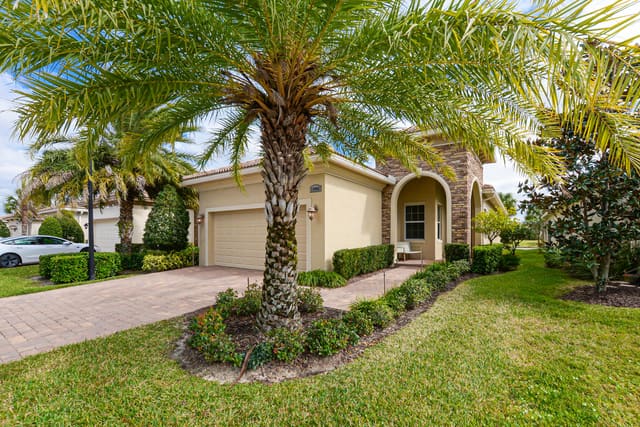 19006 SW Positano Way, Port St. Lucie, FL 34986