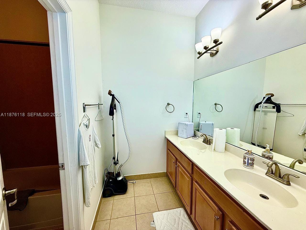 706 NE 191st Terrace, Miami, FL 33179 photo 22