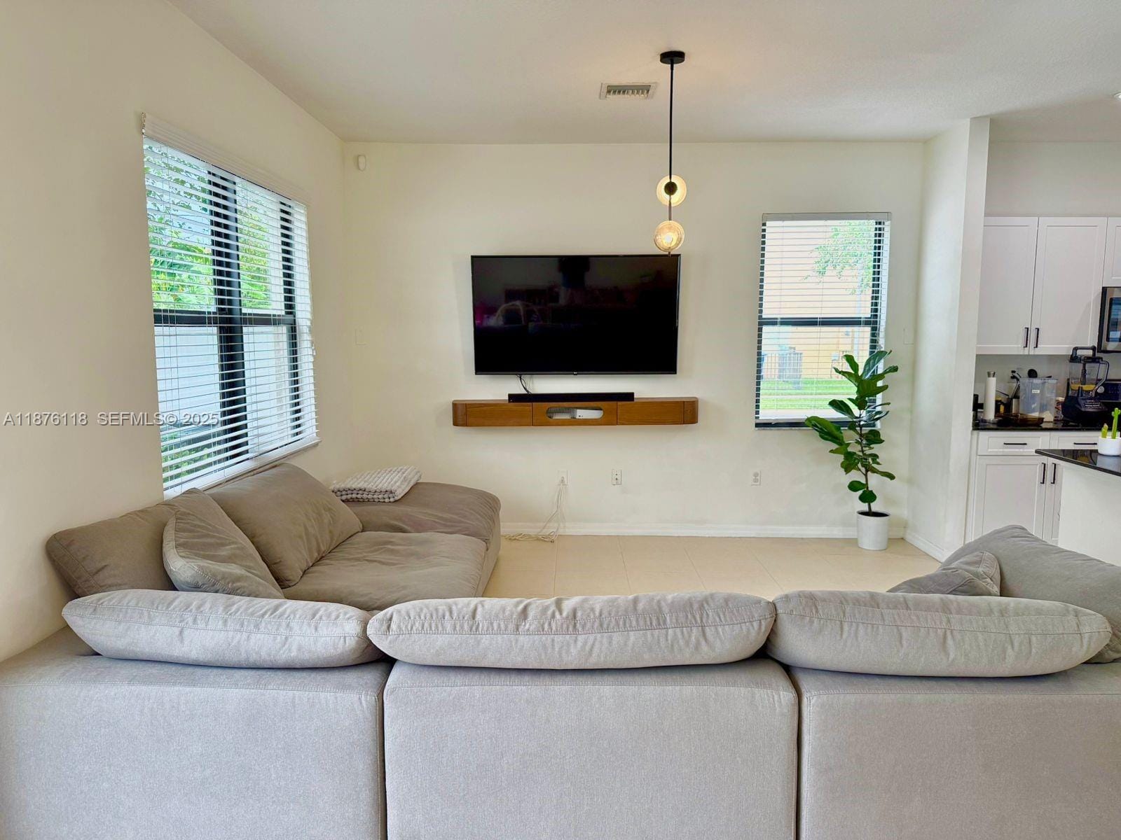 706 NE 191st Terrace, Miami, FL 33179 photo 6