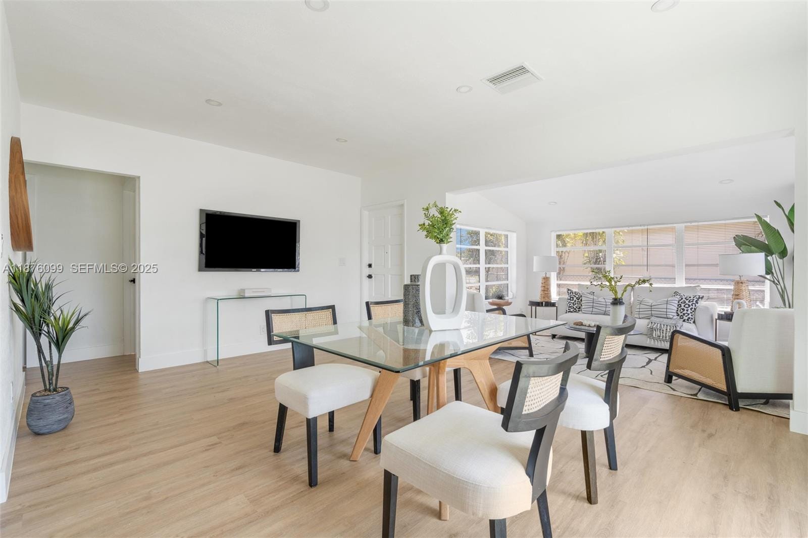 3230 Taft Street — photo 11