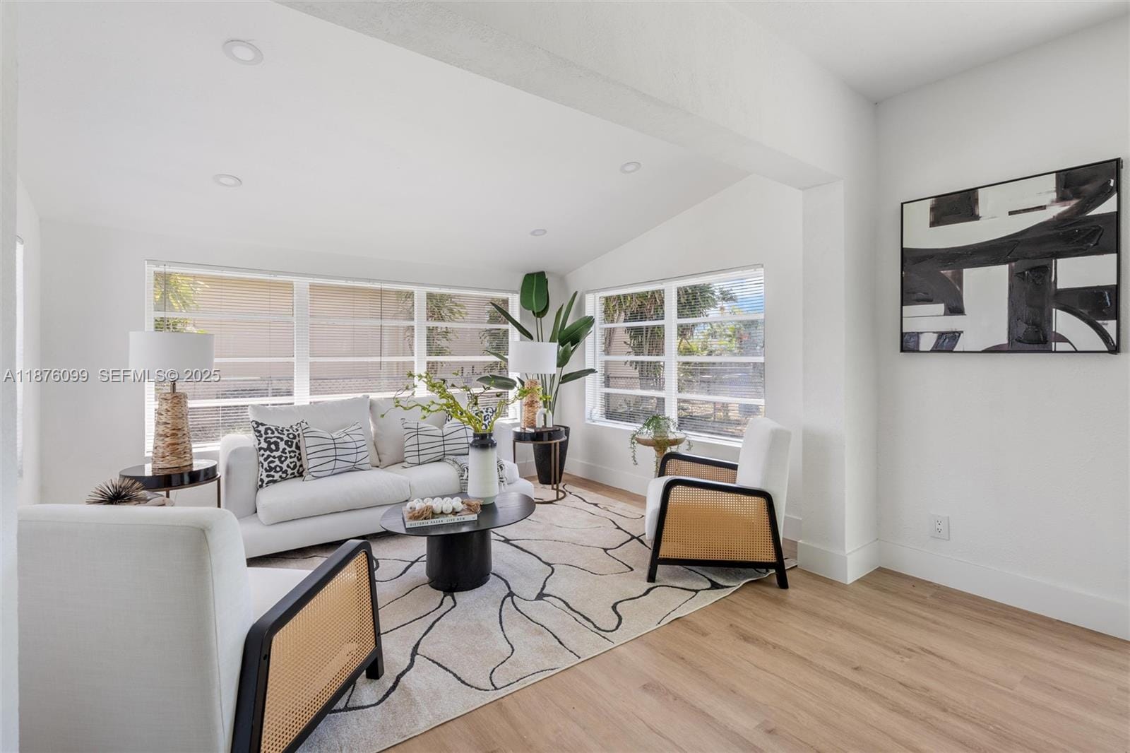 3230 Taft Street — photo 5