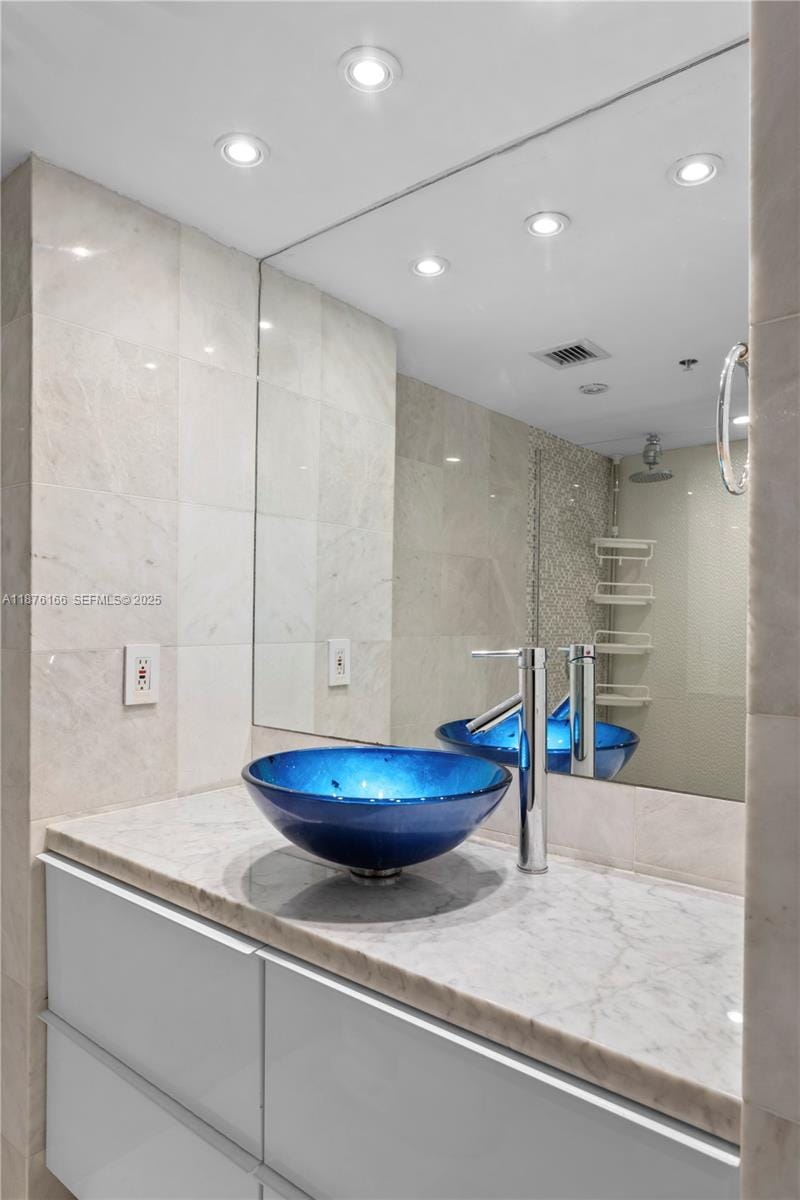 1500 Bay Road 866S, Miami Beach, FL 33139 photo 14